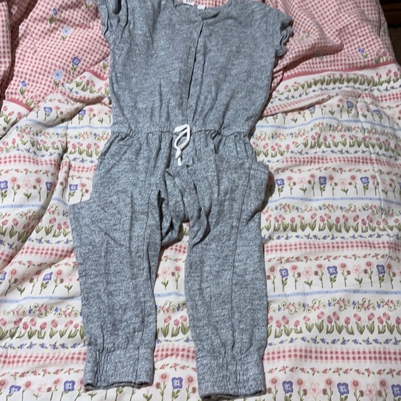 Gap romper, gray , size S 6-7 - Picture 1 of 6